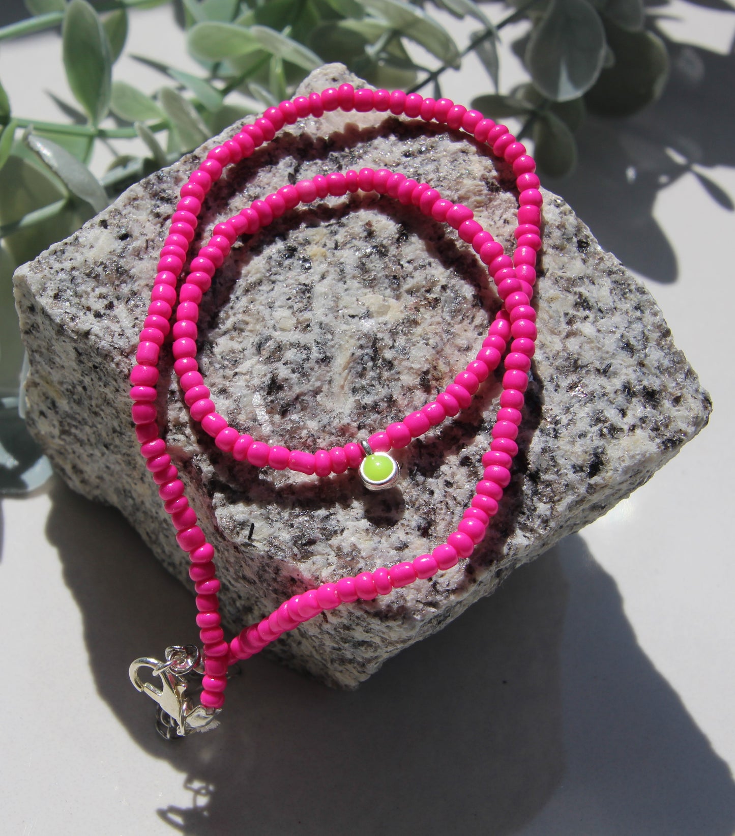 Kette Rocailles pink Charm silber neongelb Edelstahl