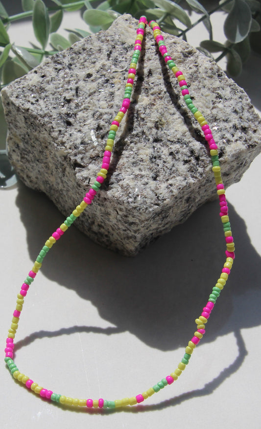 Kette Neon Rocailles grün pink gelb